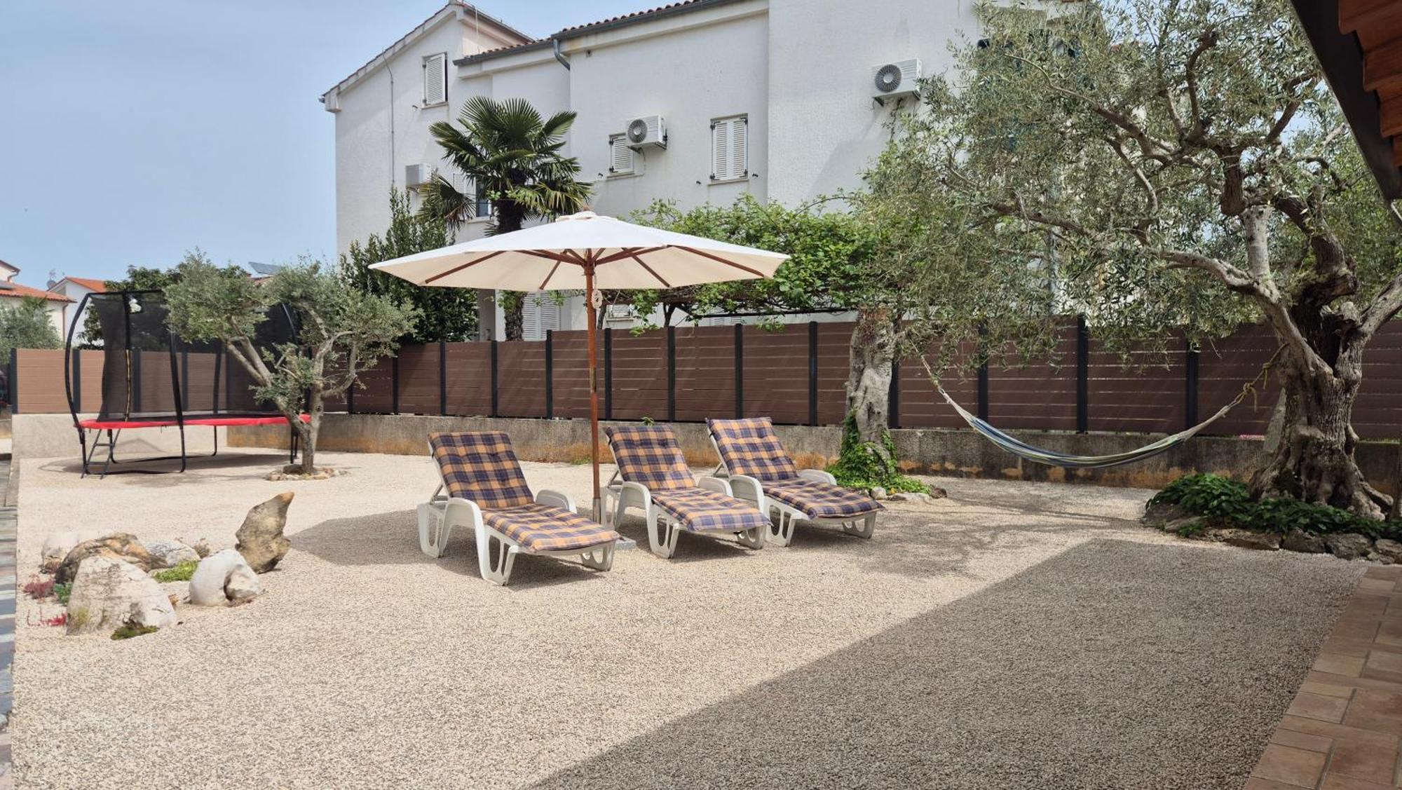 Apartment Vinja Porec - Privat Garden - Whirlpool Poreč Exterior foto